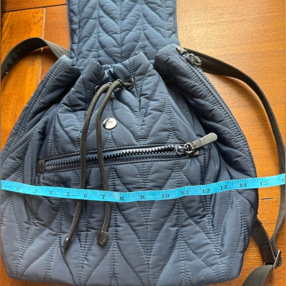 Kate Spade Large Navy Quilted Ellie Flap Backpack-EUC - Picture 12 of 15